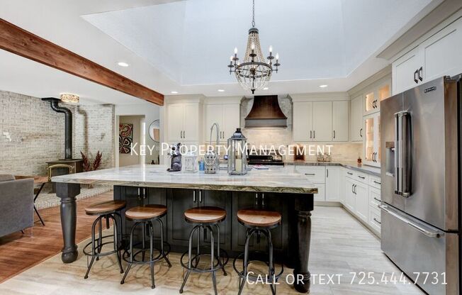 1403 S 9 ST