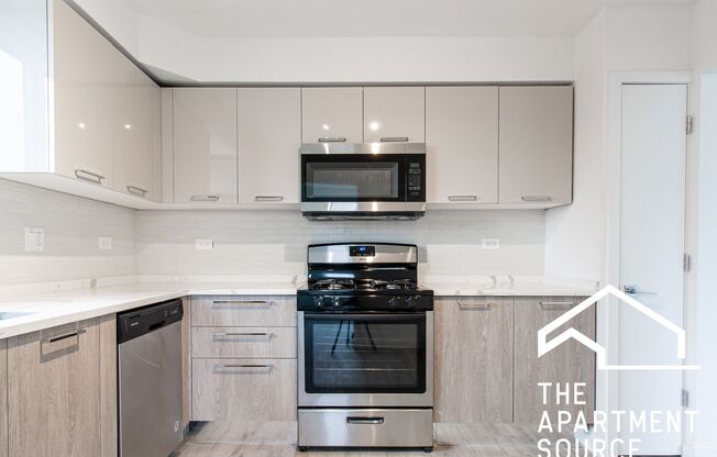 2Bed/1.5 Bath Gut Rehab in Rogers Park