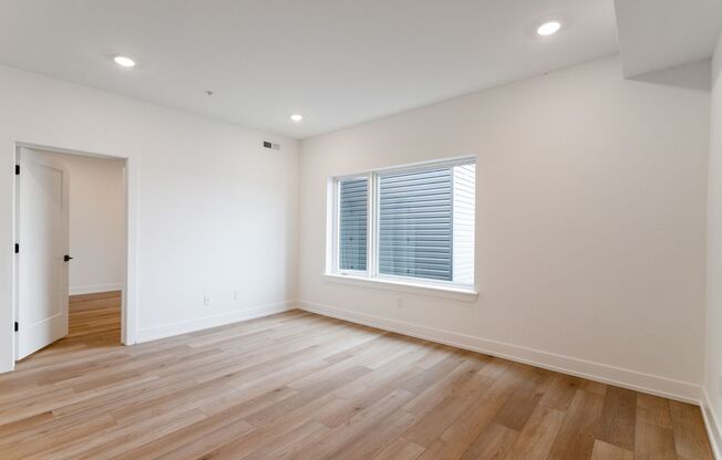 2 beds, 2 baths, 928 sqft, $2,175, Unit Unit 605