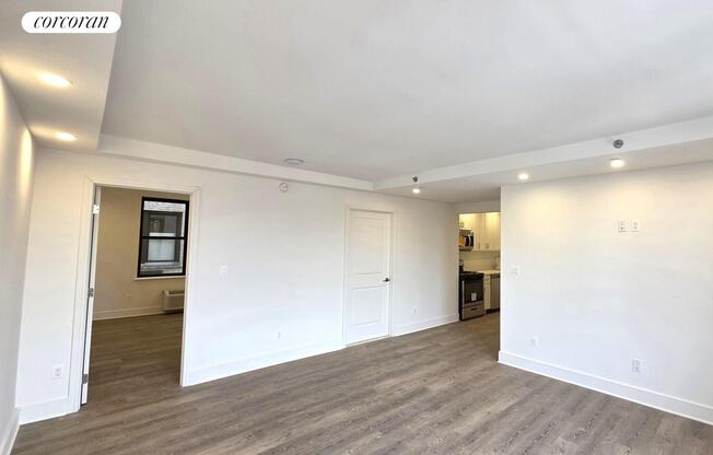 1 bed, 1 bath, $5,500, Unit 10I