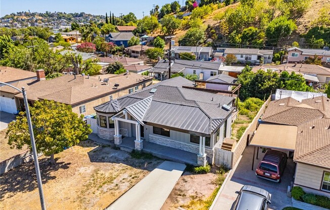 2051 MCPHERSON AVE