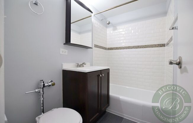 Studio, 1 bath, 359 sqft, $1,340, Unit 4E