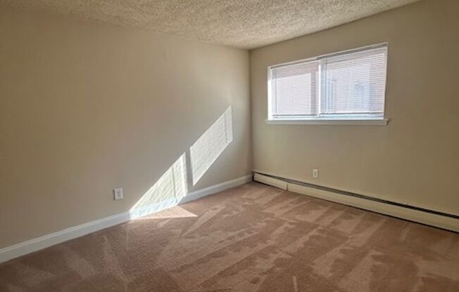 1 bed, 1 bath, 550 sqft, $1,185, Unit G04