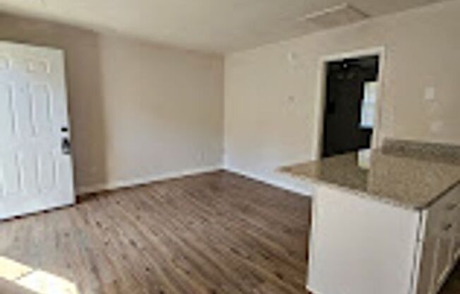 Renovated One Bedroom Near Rodman