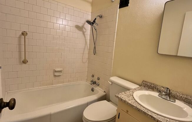 Studio, 1 bath, 390 sqft, $1,150, Unit 708