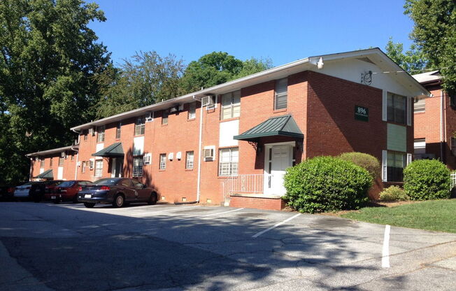896 GREENWOOD AVE NE