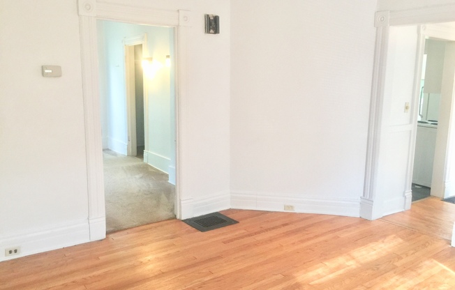 2 beds, 1 bath, $1,350, Unit 1