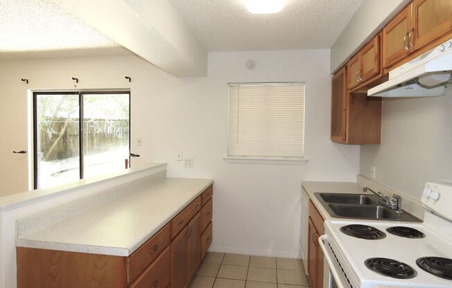 3 beds, 2 baths, $1,595