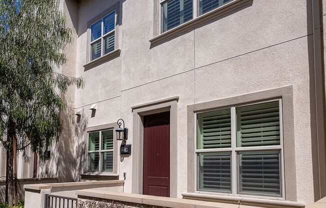 Bright and Airy Split-Level Townhouse in Whittier – 3 Bed, 2.5 Bath