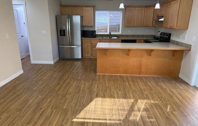 LYNNWOOD 3 BED, 2.5 BATH HOME FOR RENT; AVAILABLE NOW!