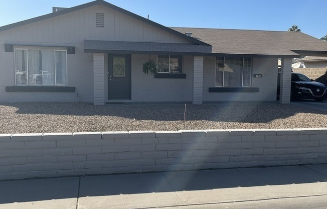 323 E AUBURN DR