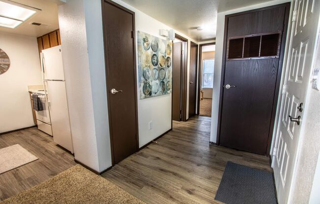 1 bed, 1 bath, 702 sqft, $749