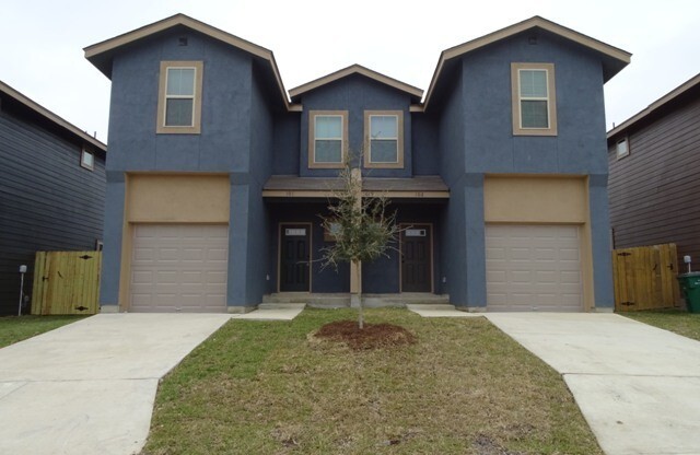 3 beds, 2.5 baths, $1,525