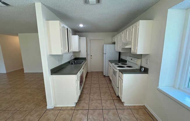 3 beds, 2 baths, $1,495