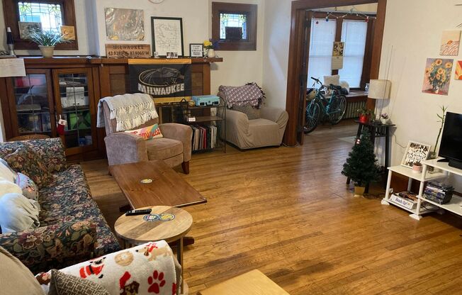 2935-37 N. Downer Ave.