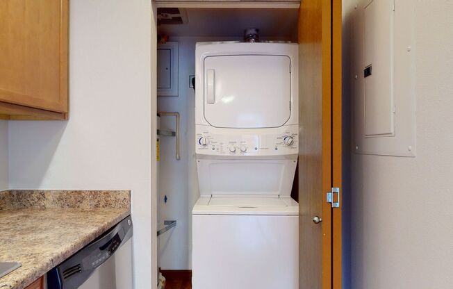 1 bed, 1 bath, 550 sqft, $1,876, Unit A105