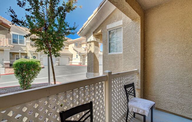 2 beds, 2 baths, $1,600