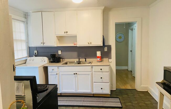 2 Bedroom/1 Bath  - $875/Mo