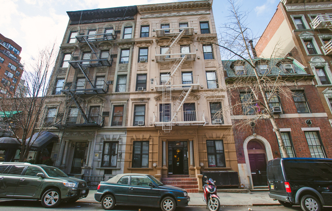 126 E 83 ST