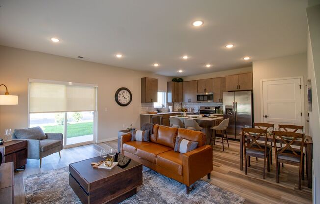 3 beds, 2.5 baths, 1,700 sqft, $2,695, Unit 1213