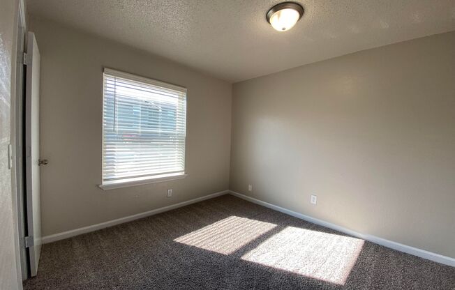2 beds, 1 bath, 806 sqft, $1,095, Unit 190