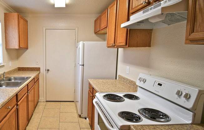 3 beds, 1 bath, $1,125