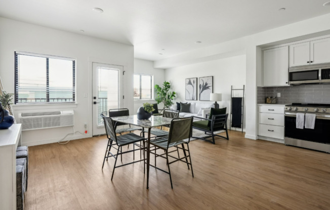 2 beds, 1 bath, 860 sqft, $1,849, Unit 309