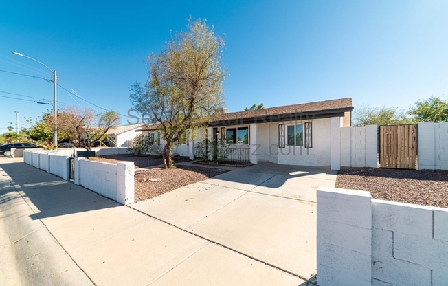1025 E 2 ST