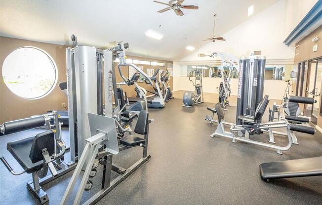 State Of The Art Fitness Center at Heron Pointe Apartments & Townhomes, Fresno