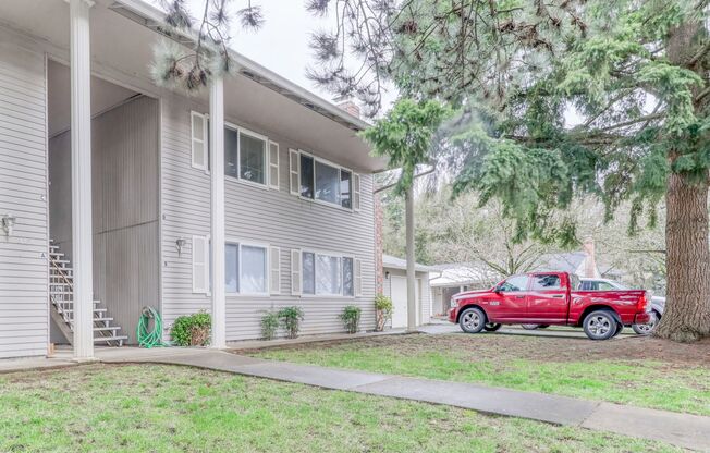 Edgewood Apartments in Vancouver, WA - 2 Bedrooms and 1 Bath