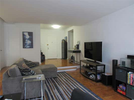 1 bed, 1 bath, 950 sqft, $2,300, Unit 1A