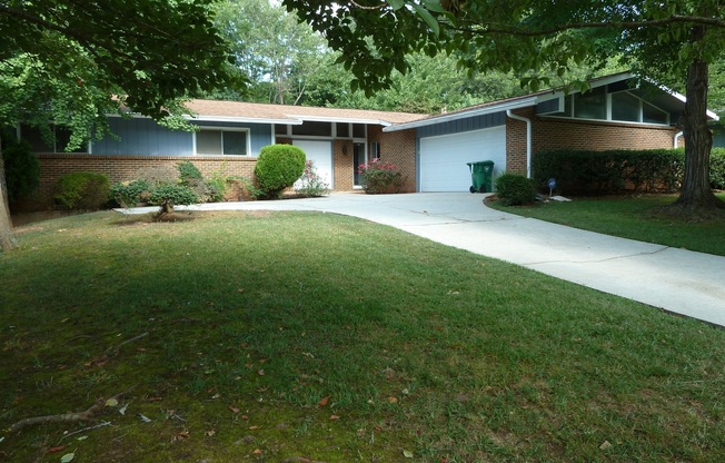 3 Bed / 2.5 Bath with 2300 Square Feet!! Amazingly Mature Landscape!