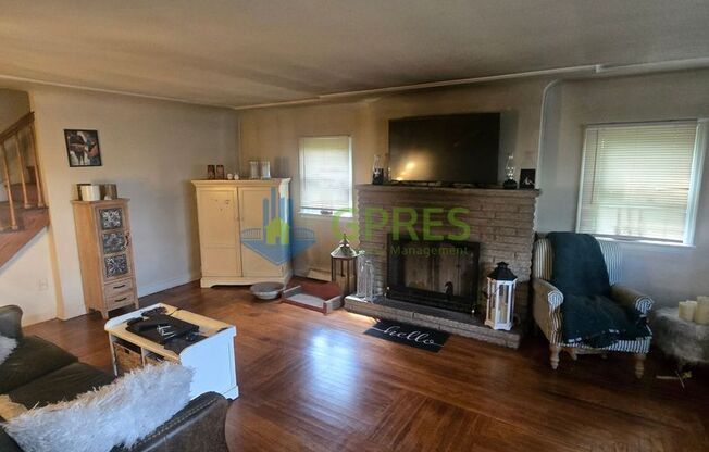 Spacious 2-story house 4-Bedroom house