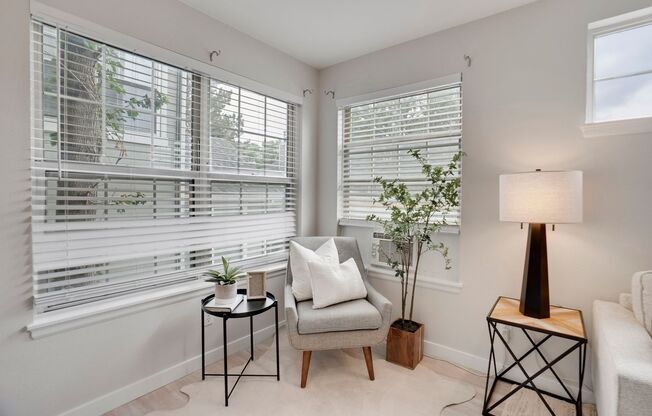 Charming 2 bed 1 bath Condo in Centennial!