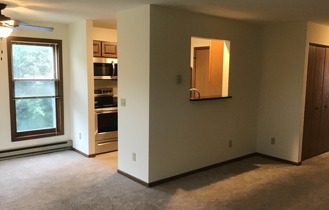 2 beds, 1 bath, 950 sqft, $1,750, Unit 7718RA