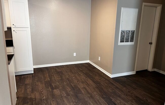 1 bed, 1 bath, 640 sqft, $850, Unit 210