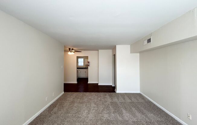 2 beds, 1 bath, $850, Unit MA9120