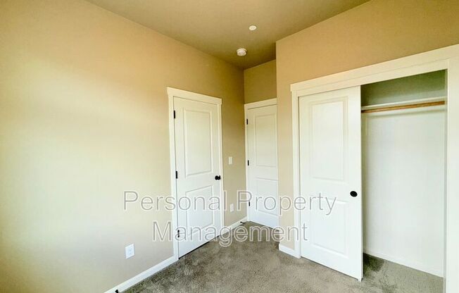 7641 NE 31 CIR