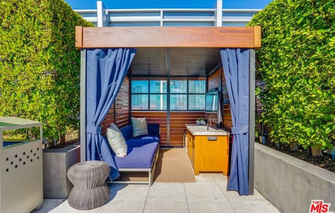 2 beds, 3 baths, 1,800 sqft, $6,750, Unit 32D