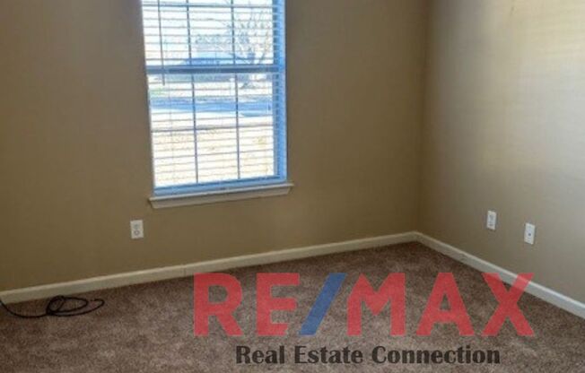 3 beds, 2 baths, $1,450