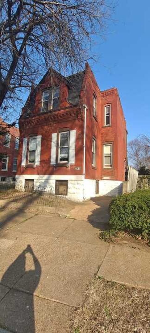 2822 Lemp Ave