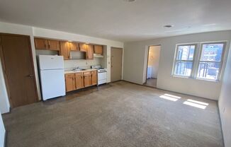 2 beds, 1 bath, $1,400, Unit 360603