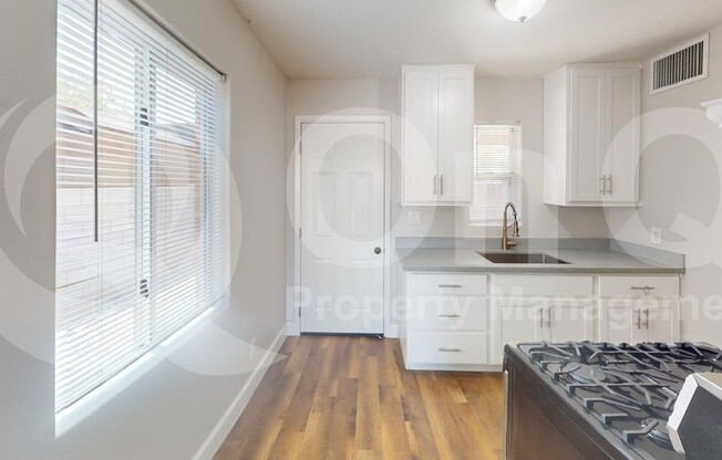 2236 N 28 PL