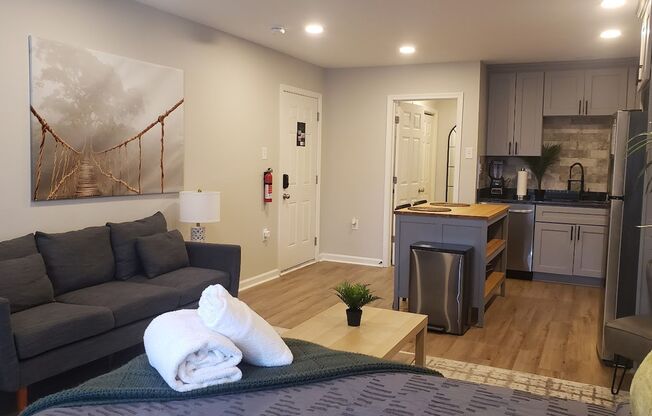 1 bed, 1 bath, $1,400, Unit Unit 26