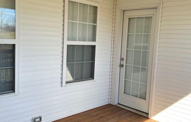 3 beds, 2 baths, $1,250