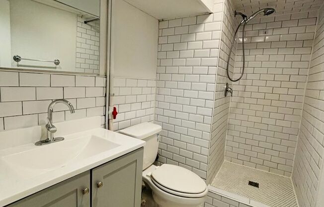 Studio, 1 bath, 600 sqft, $1,600, Unit 315 E 37th St - Unit C