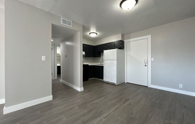 1 bed, 1 bath, 564 sqft, $725, Unit A8