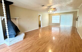 3 beds, 2 baths, $1,300