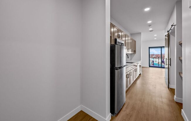 1 bed, 1 bath, 521 sqft, $1,525, Unit 411