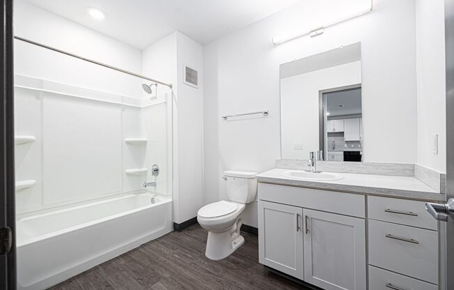 2 beds, 2 baths, 987 sqft, $1,750, Unit 412